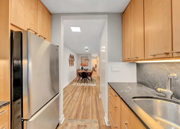 Downtown Condo Walk To Mercedes Benz Stadium